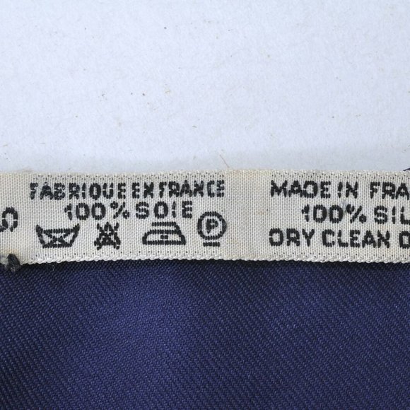 HERMES Carre 90 Scarf "parmi les fleurs je compte les heures" Silk Navy - Picture 2 of 13